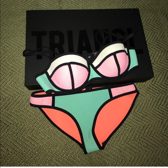 Triangl Bikini (Authentic) - Picture 2 of 8